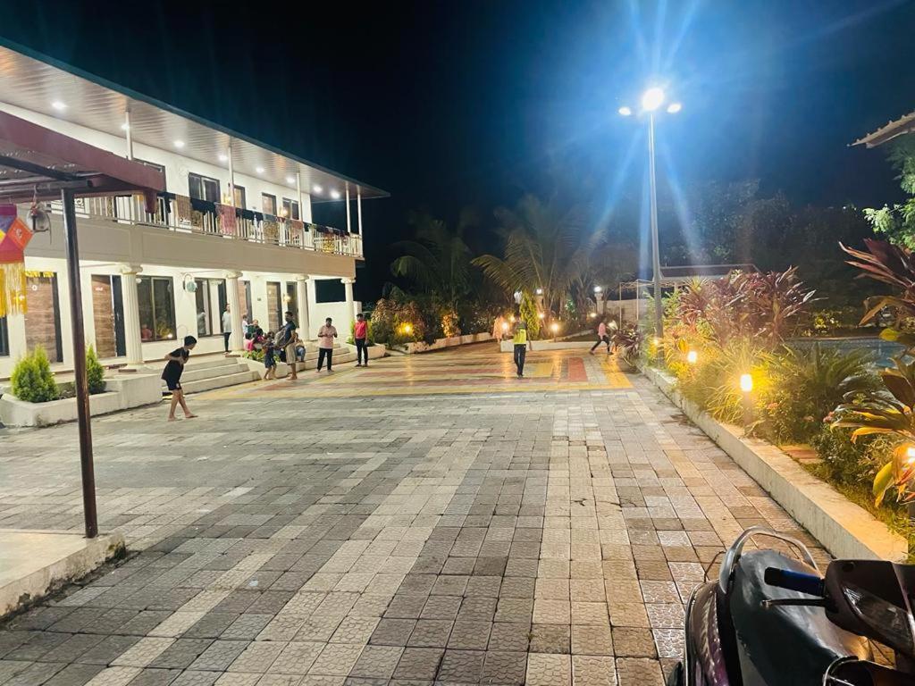 The Village Resorts Карджат Экстерьер фото